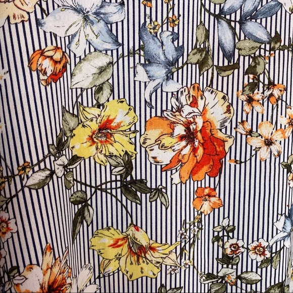 NWT In Every Story Floral Blouse Plus Size 5X - Picture 8 of 8